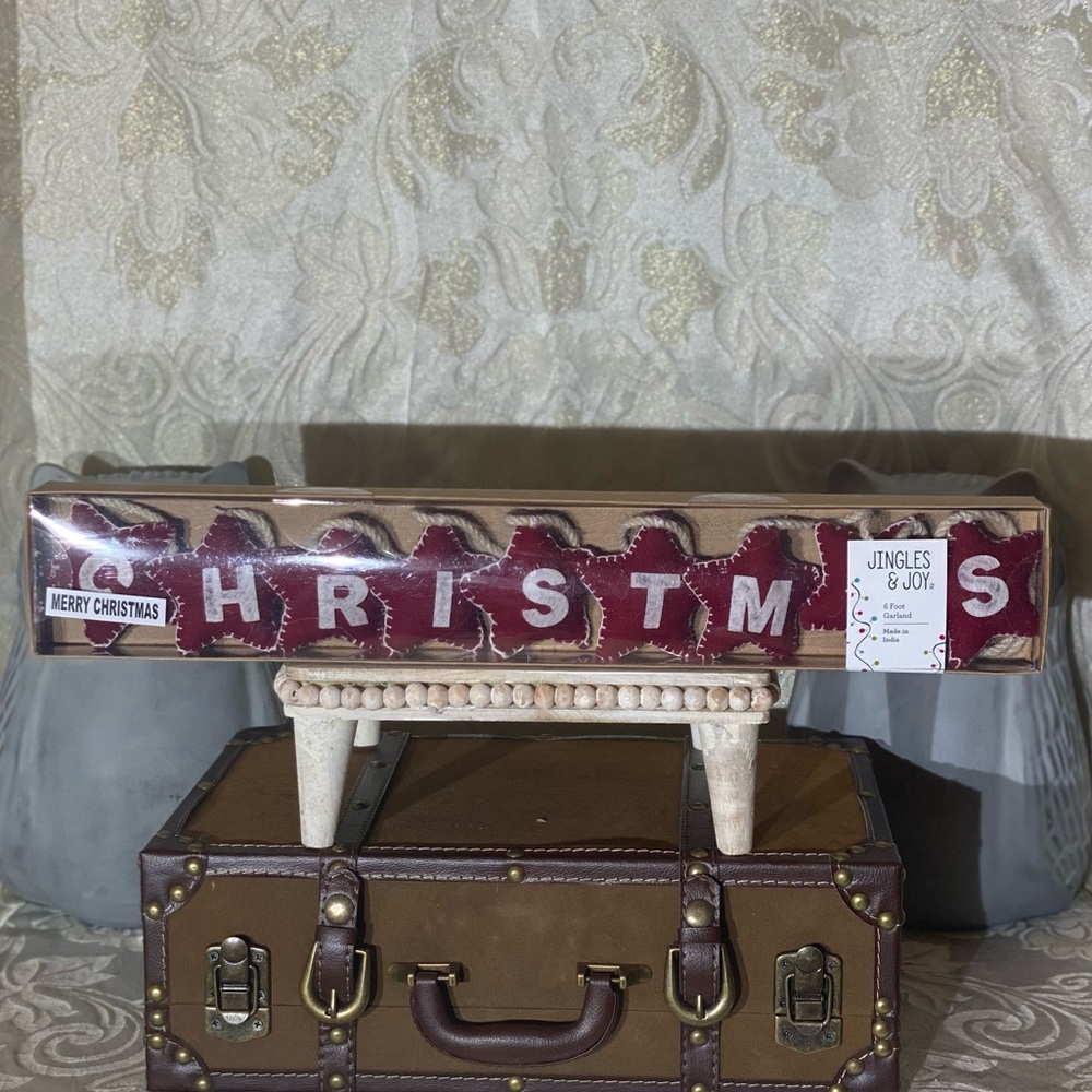 Jingles And Joy "MERRY CHRISTMAS" Garland